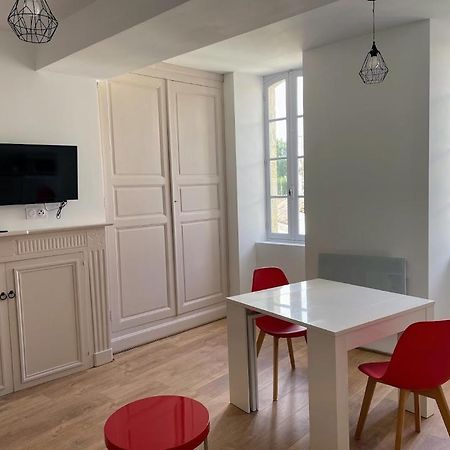 Le Colore- T2 Confortable Avec Vue Sur Nérac Εξωτερικό φωτογραφία