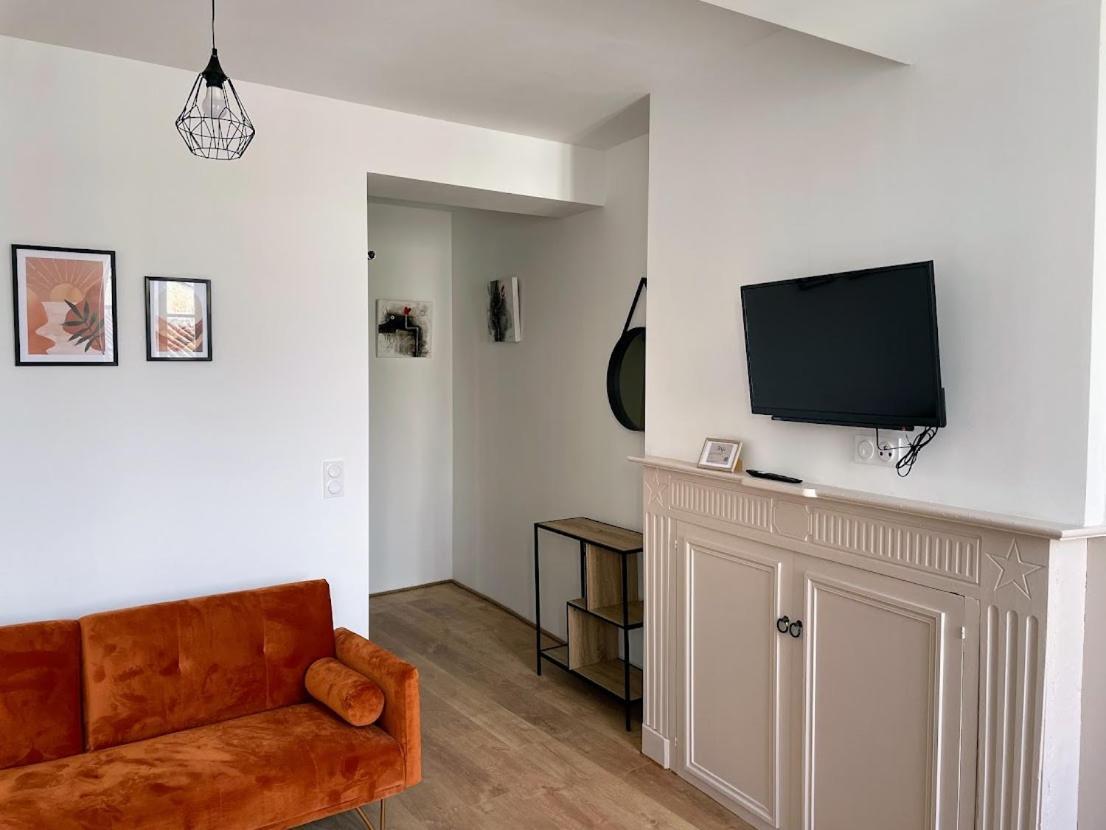 Le Colore- T2 Confortable Avec Vue Sur Nérac Εξωτερικό φωτογραφία