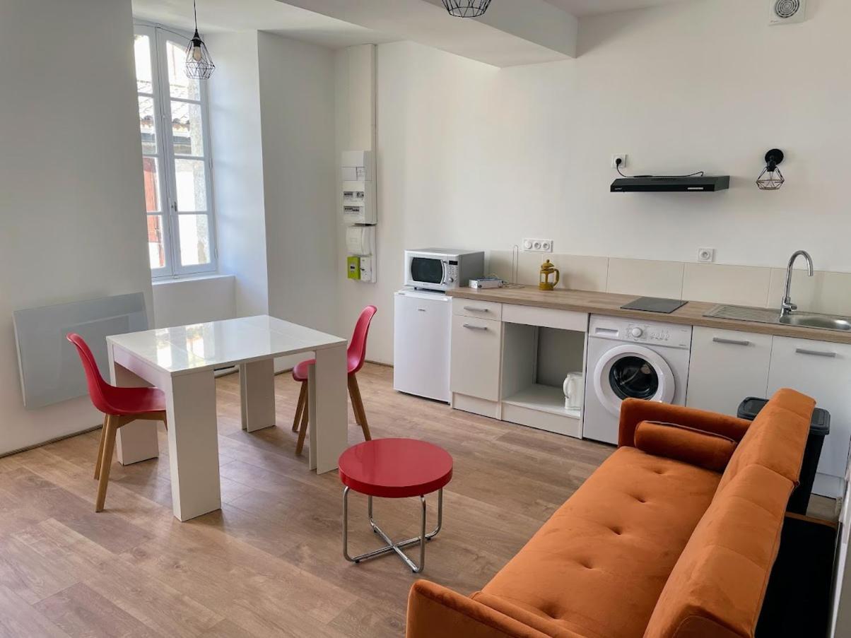 Le Colore- T2 Confortable Avec Vue Sur Nérac Εξωτερικό φωτογραφία